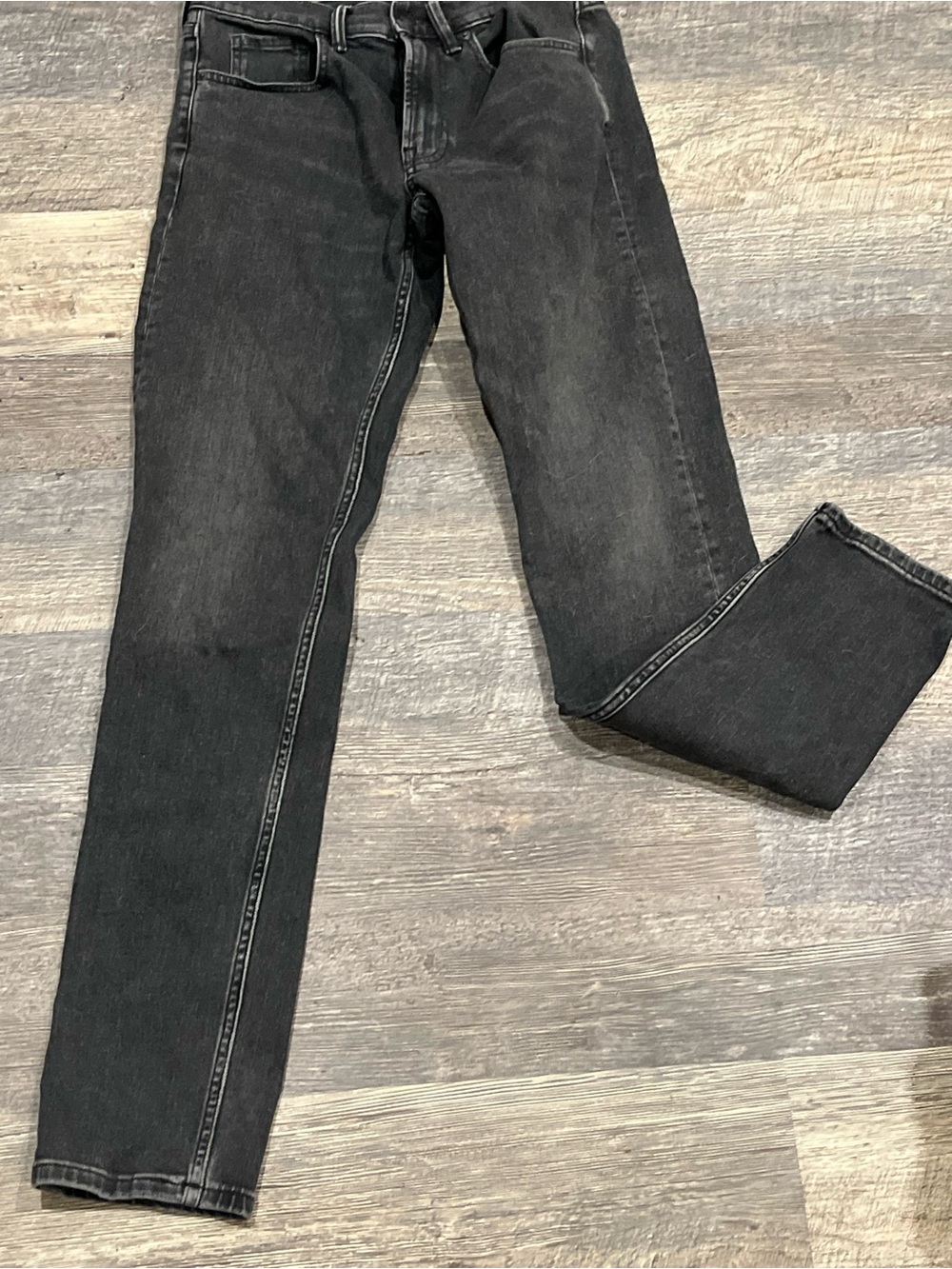 Everlane Men's Washed Black Slim Straight Jeans